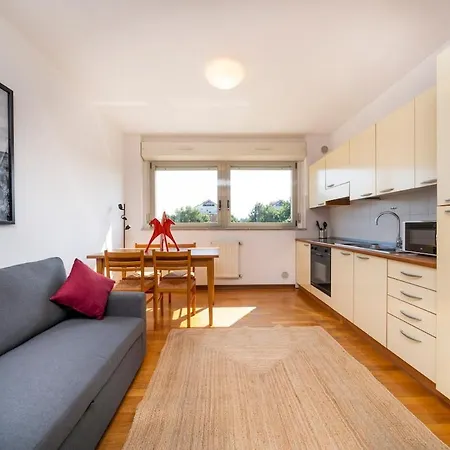 Apartment Le Gelsomine - With Free Parking And Elevator